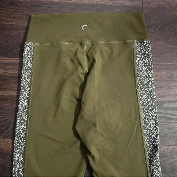 ZYIA Active Olive Green Speckled Stripe 7/8 Leggings Size 8-10 - Picture 7 of 10